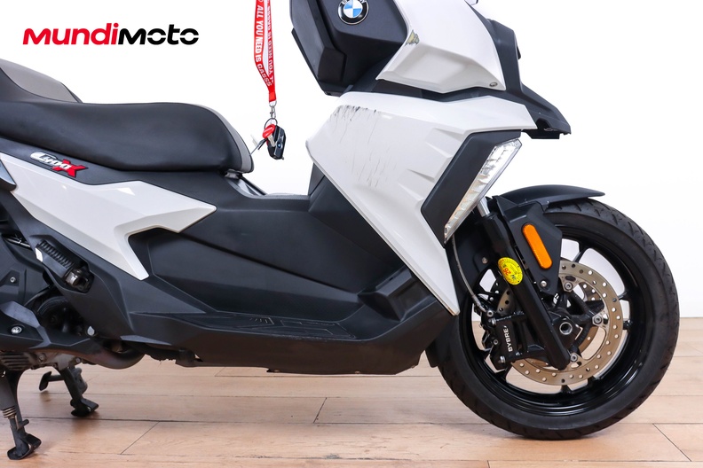 Motorbike image 13
