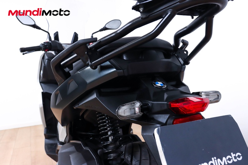 Motorbike image 9