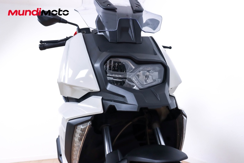 Motorbike image 4