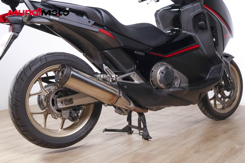 Motorbike image 3