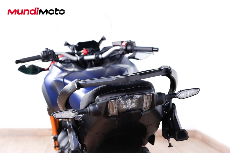 Motorbike image 9