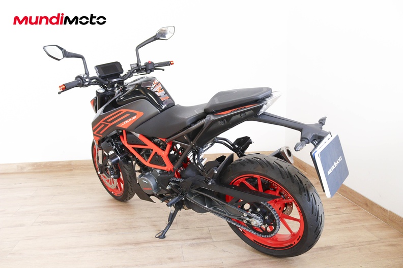 Motorbike image 7