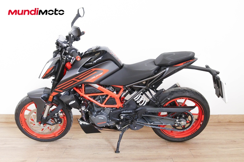 Motorbike image 5