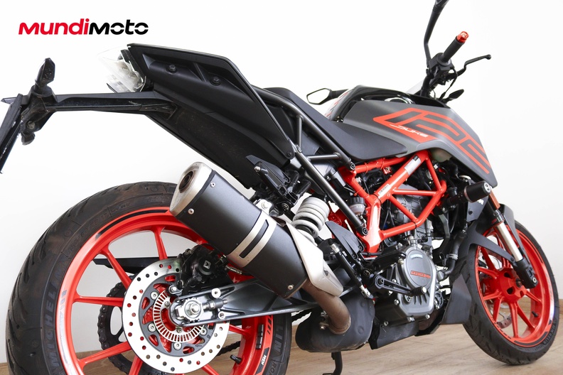 Motorbike image 3
