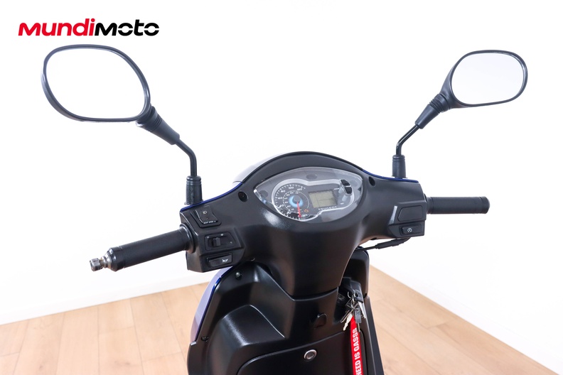Motorbike image 10