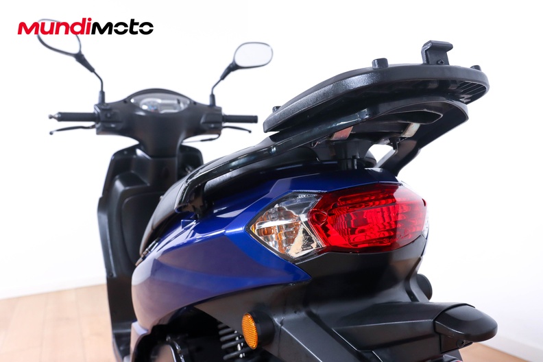 Motorbike image 9