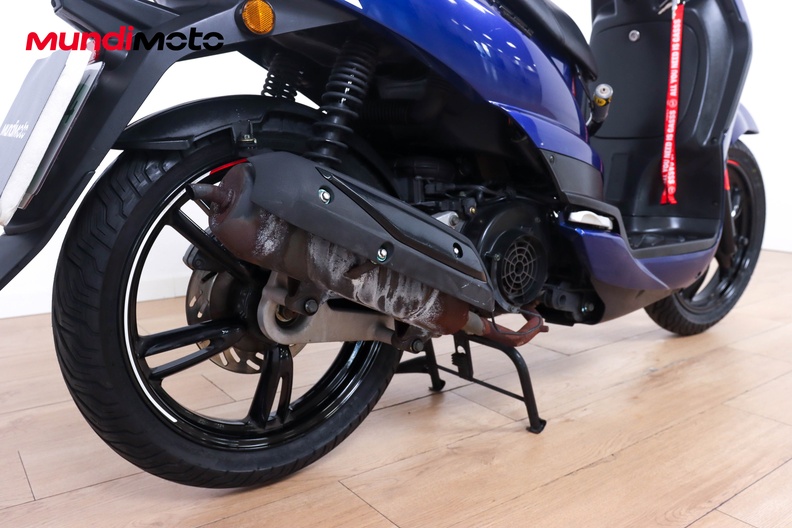 Motorbike image 3
