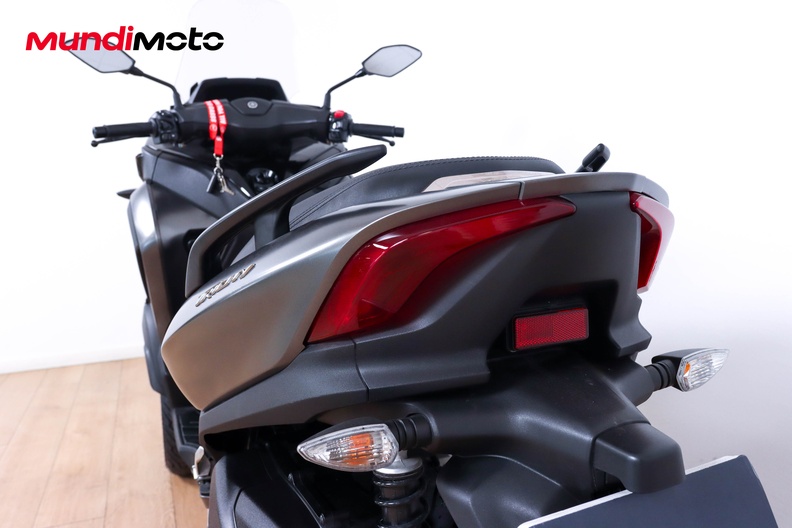 Motorbike image 9