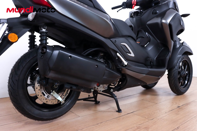 Motorbike image 3
