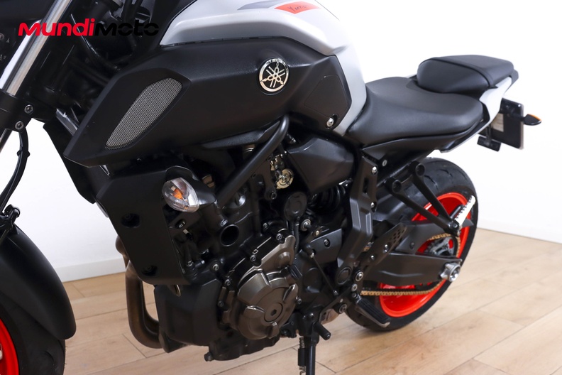 Motorbike image 8