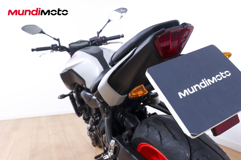 Motorbike image 9