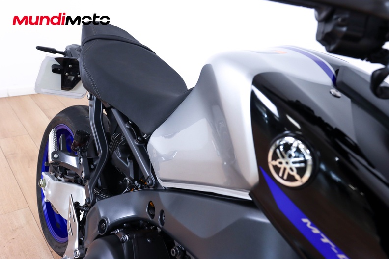 Motorbike image 12