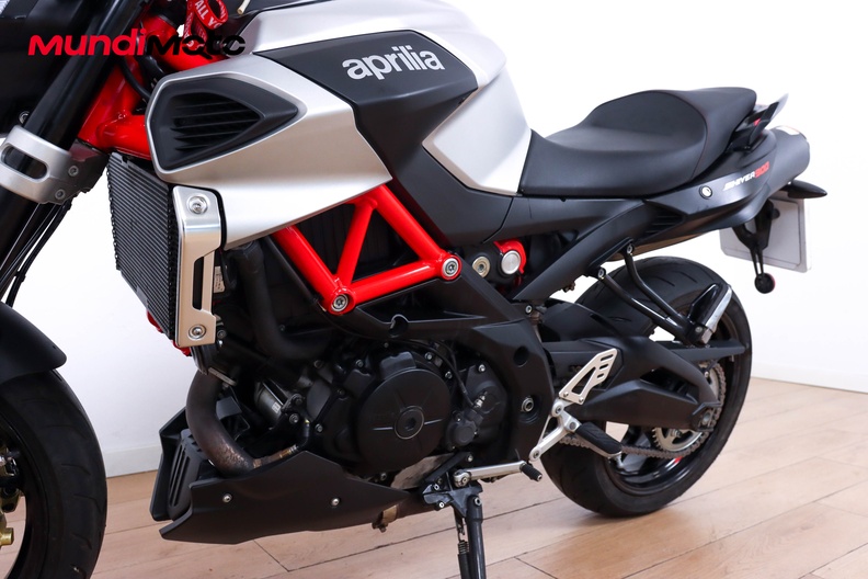 Motorbike image 8