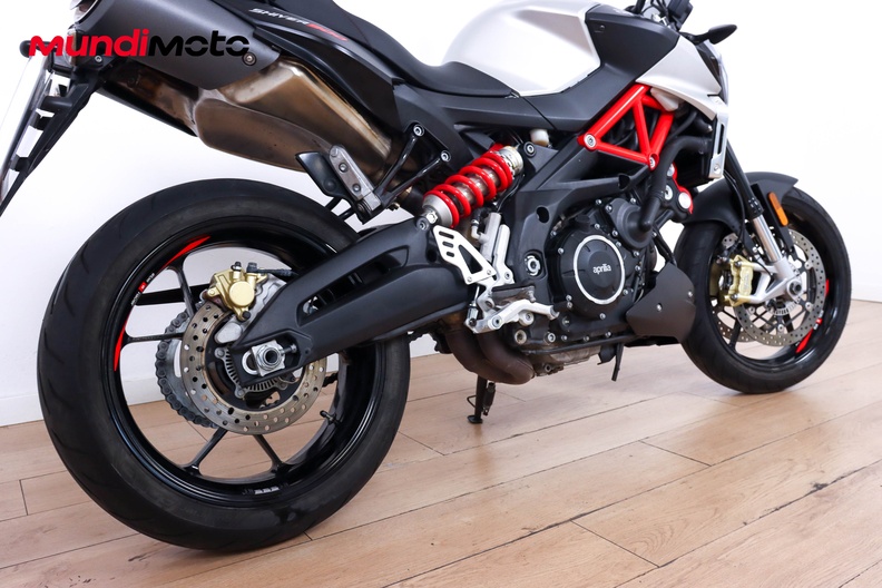 Motorbike image 3