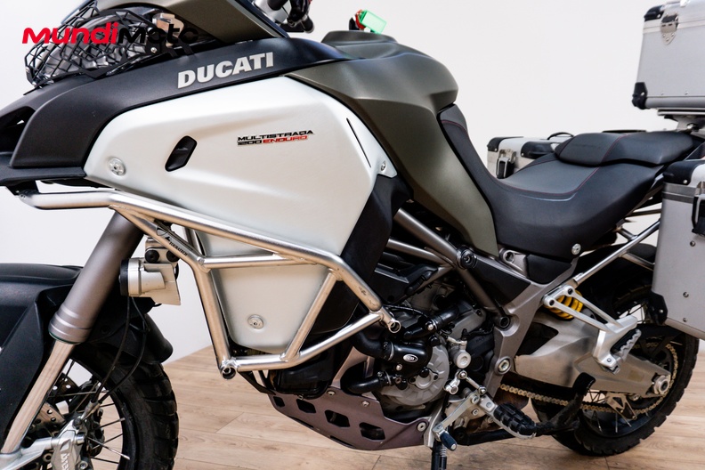 Motorbike image 9