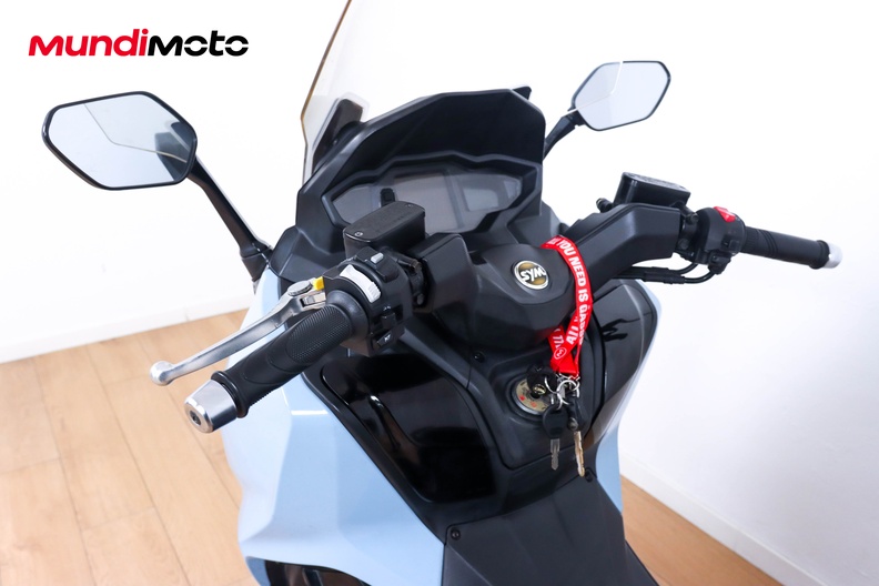 Motorbike image 10