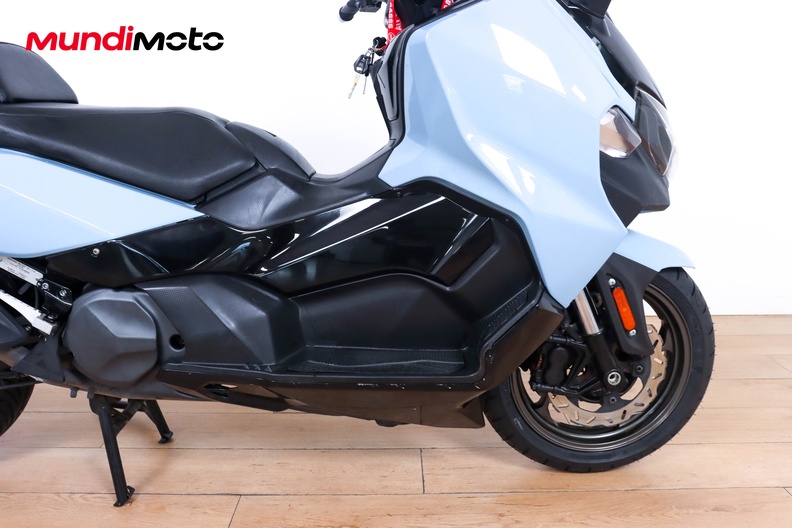 Motorbike image 13
