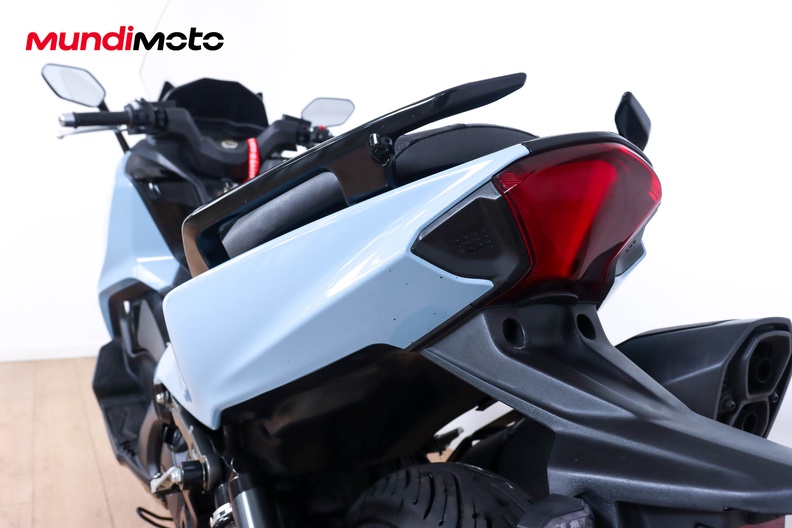 Motorbike image 9