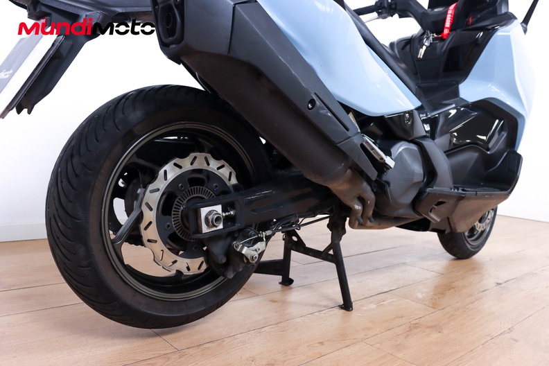 Motorbike image 3