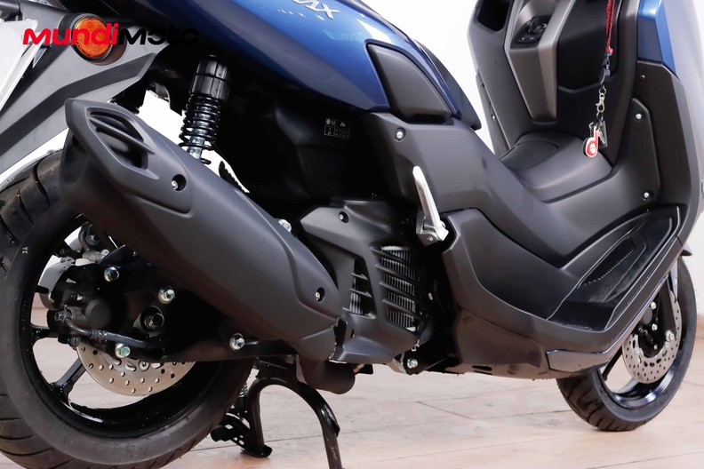 Motorbike image 3