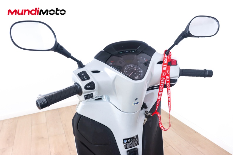 Motorbike image 10