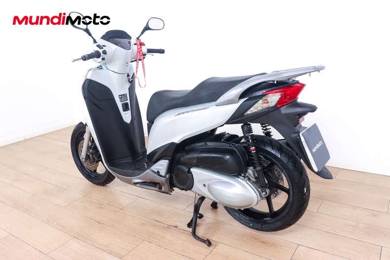 Motorbike image 6