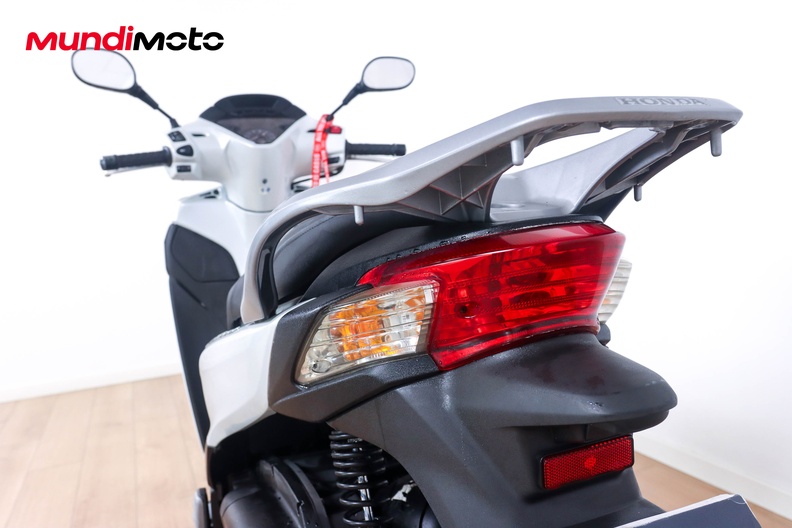 Motorbike image 9