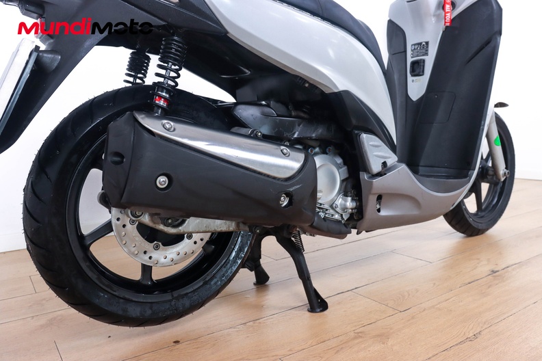Motorbike image 3