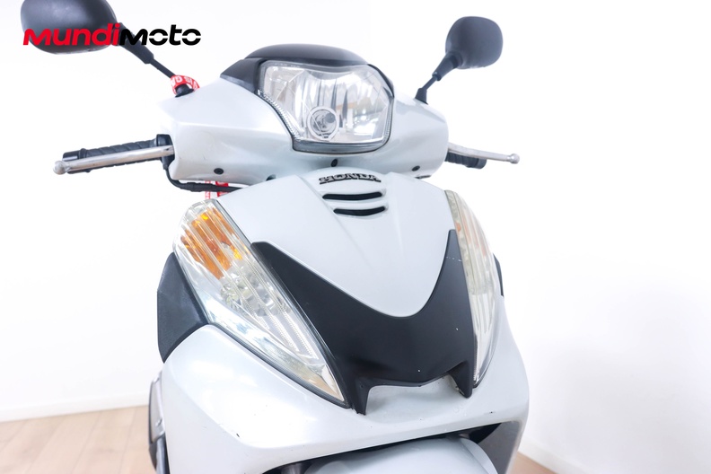 Motorbike image 4