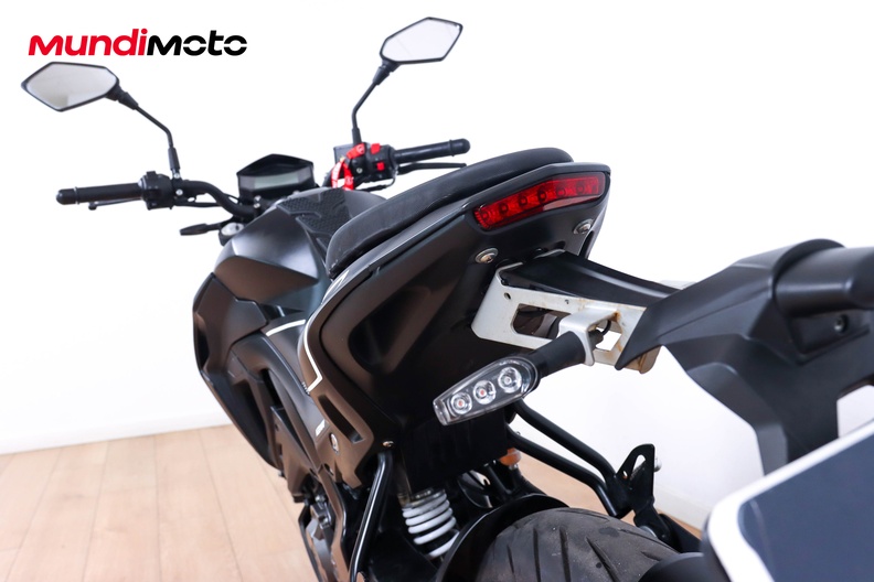 Motorbike image 9