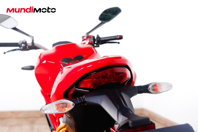 Motorbike image 9