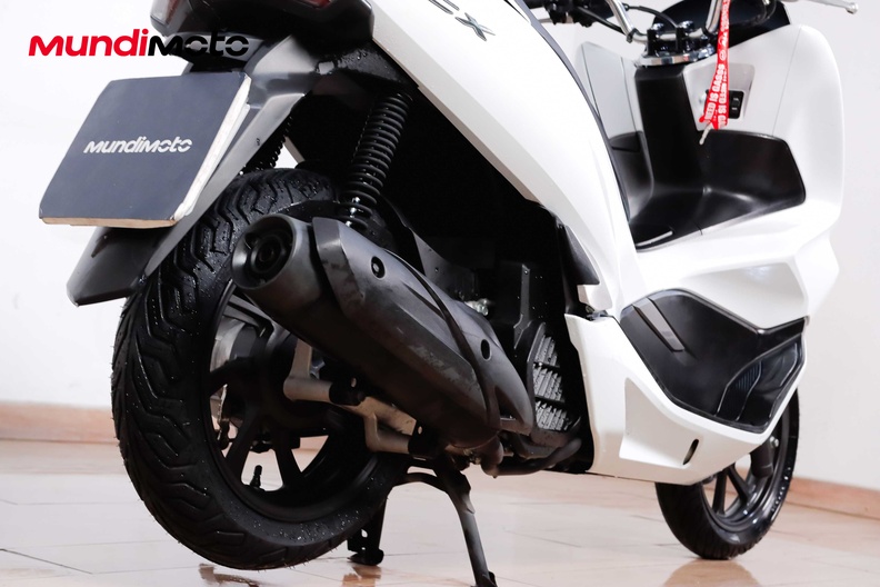 Motorbike image 3