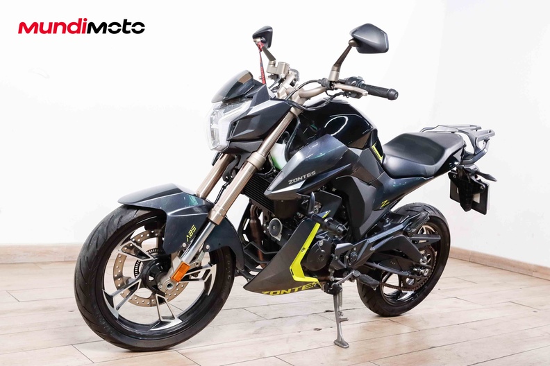 https://assets.mundimoto.com/images/878d4d56-c605-4b31-aef6-c5b6c0269800/LEFT_FRONT-0_medium.jpg