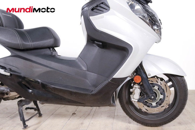 Motorbike image 13