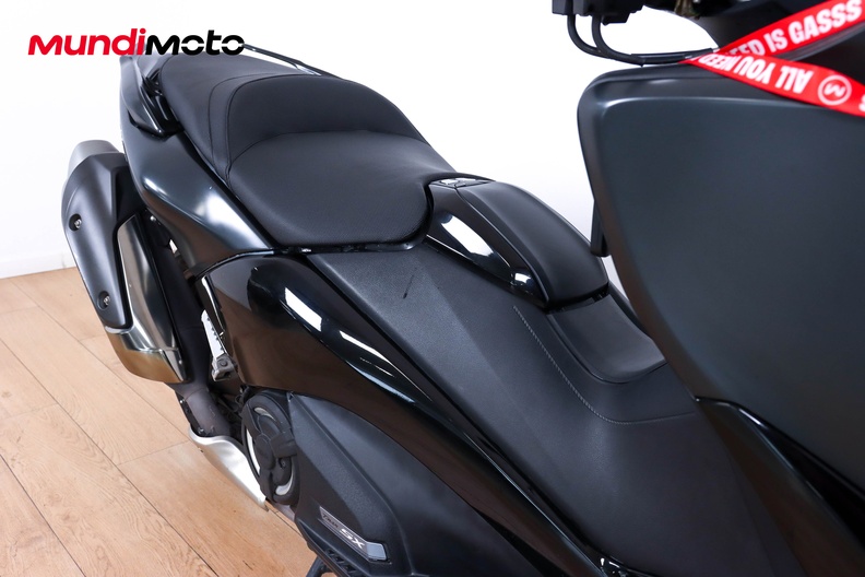 Motorbike image 12