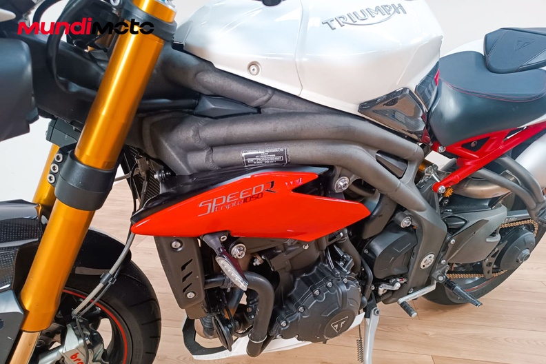 Motorbike image 9