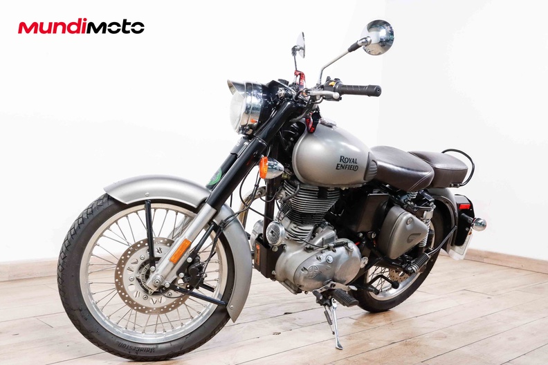 https://assets.mundimoto.com/images/896e4162-d0b6-4331-8d41-b40c8f037144/LEFT_FRONT-0_medium.jpg