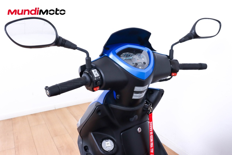 Motorbike image 10