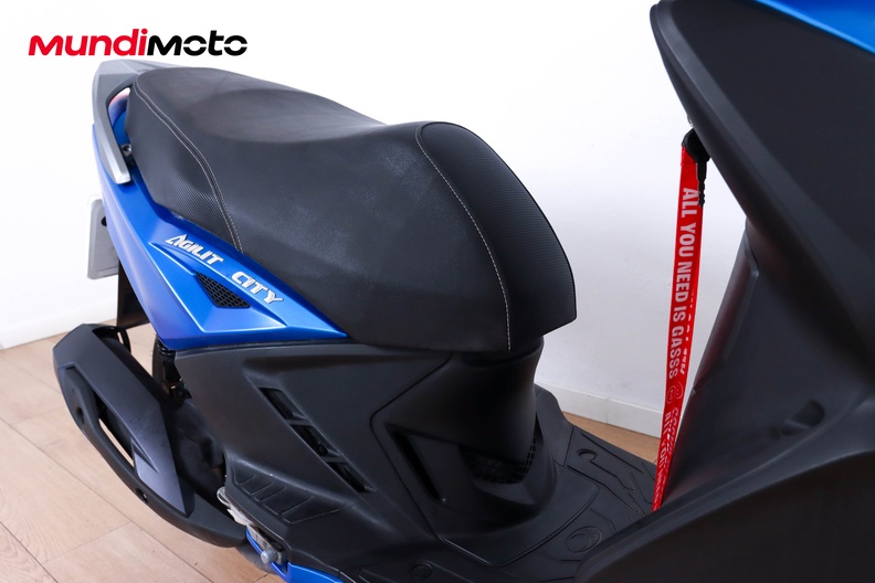 Motorbike image 13