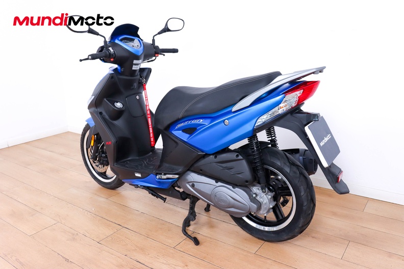 Motorbike image 6