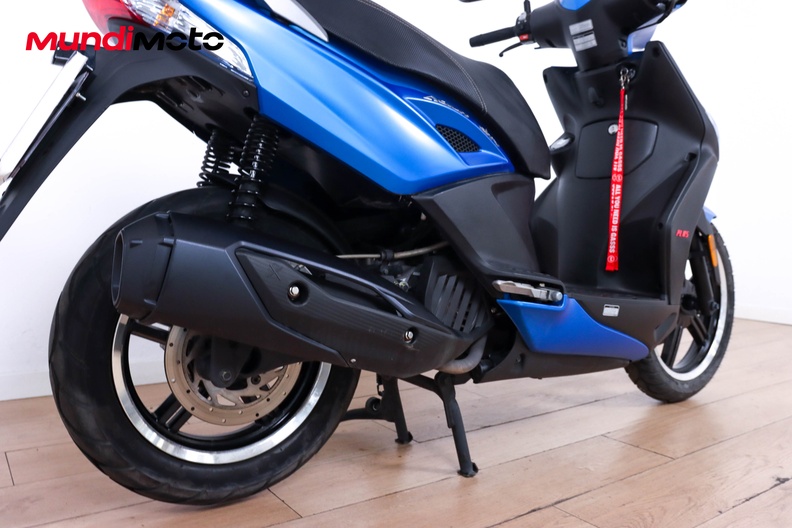 Motorbike image 3