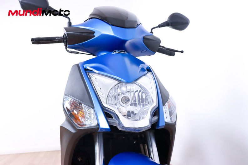 Motorbike image 4