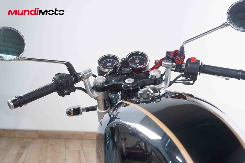 https://assets.mundimoto.com/images/8a60a3ae-6fcb-4ffa-89c1-0c182ac142e2/COCKPIT_HANDLEBAR-0_medium.jpg