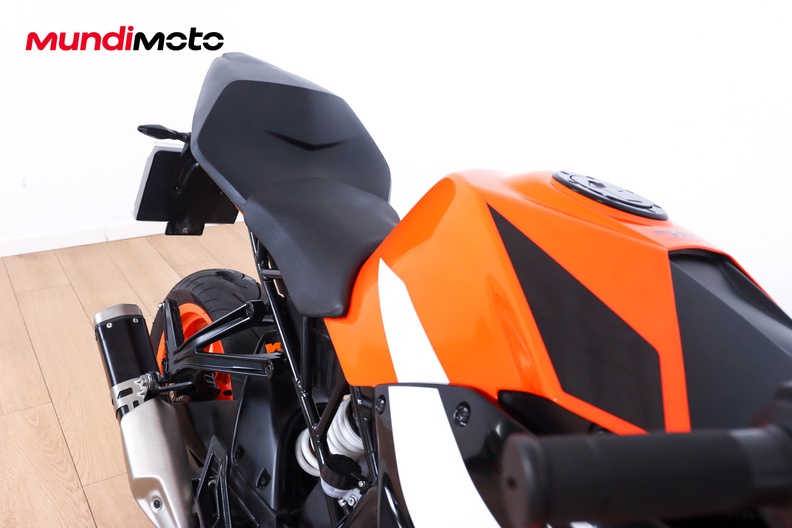 Motorbike image 13