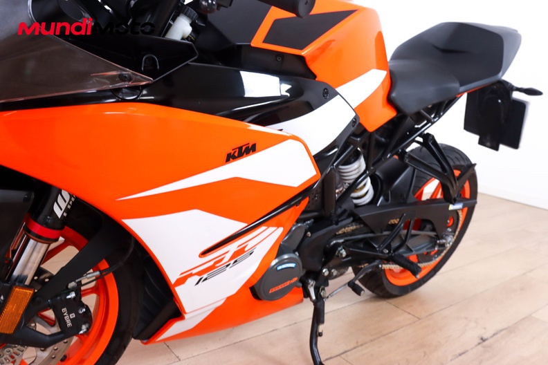 Motorbike image 8