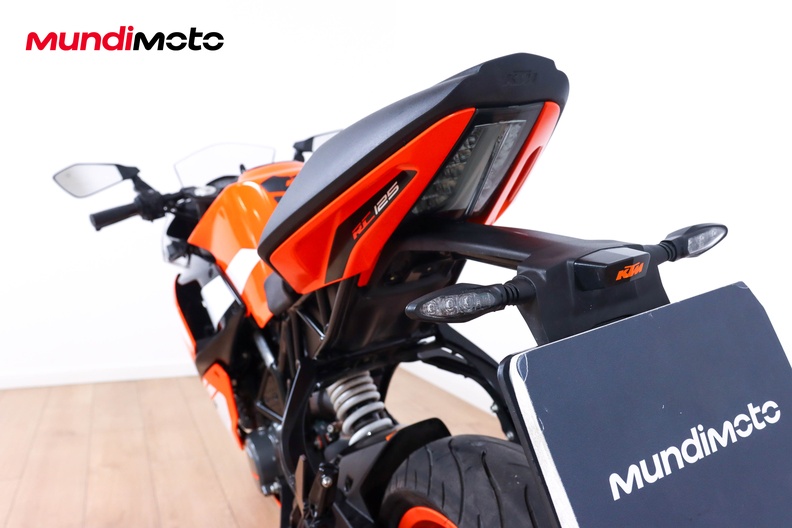 Motorbike image 9