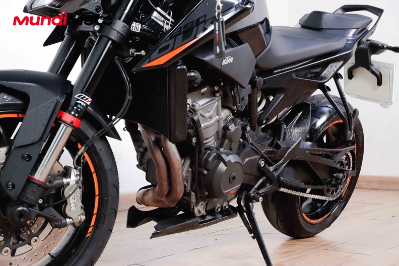 Motorbike image 8