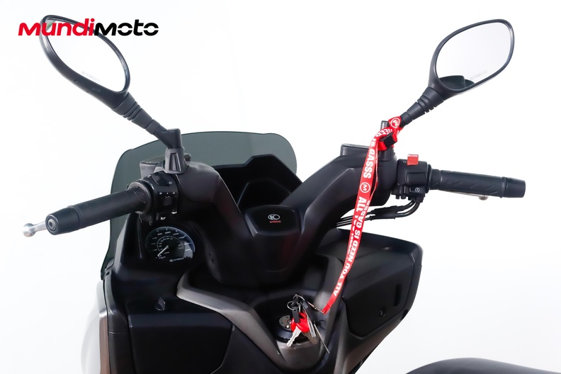 Motorbike image 10