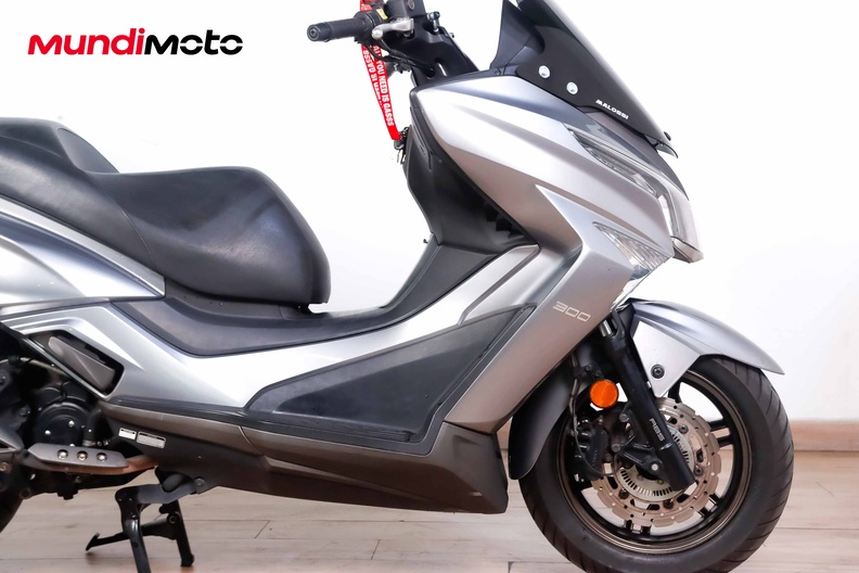 Motorbike image 12