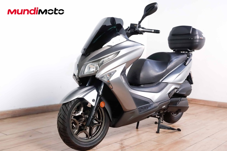 Motorbike image 7